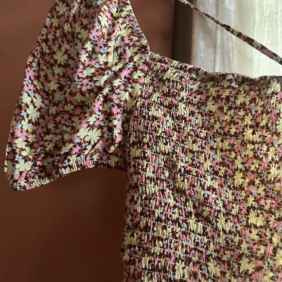 Maaji Radiant Meadow Riley Crop Top Floral Multicolor Yellow Pink Tan NWT Size M - Picture 4 of 10